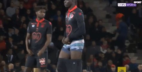 李镇全：战越南下半场我们出现了体能问题；踢韩国要全力以赴