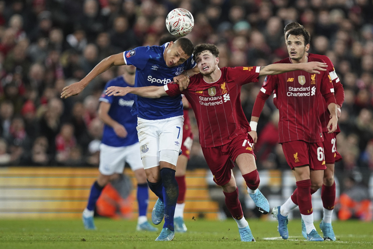 扬科维奇：我和邵佳一很早就认识，他兼具中欧足球特质