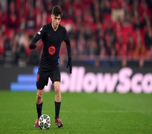 普拉蒂尼等尤文传奇与一线队见面，并参观海瑟尔惨案纪念碑