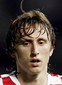 对阵曼城小角度推射破门，罗德里戈打破32场进球荒